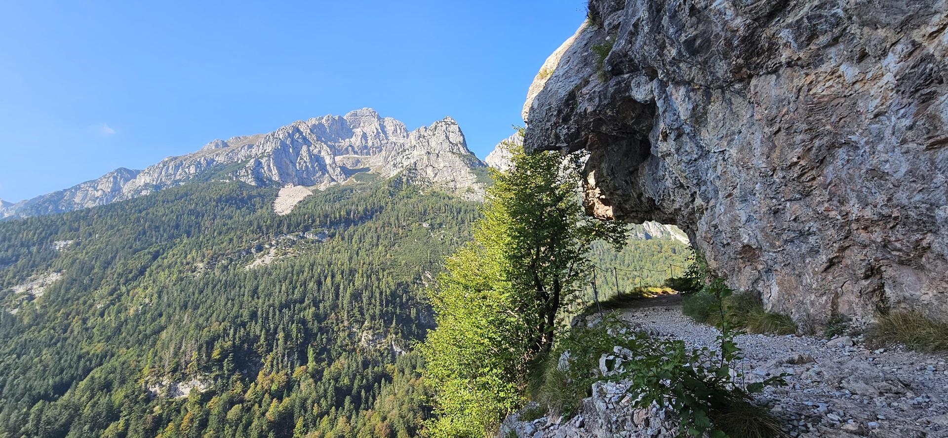 UNESCO Welterbe Brenta Dolomiten umrahmt das Ende der interessanten, komfortablen Weitwanderwoche von Südtirol bis ins Trentino